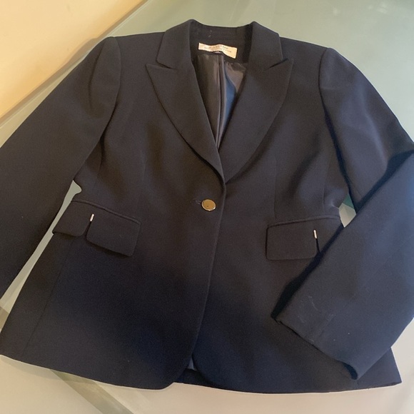 Tahari Blazer Tahari Black Blazer with Notched Collar + Silver hardware 6 Petite - Picture 6 of 8